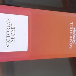 Victoria Secret's Summer Bombshell Body mist